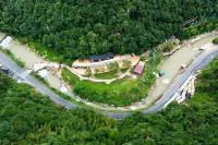Zimu Home Homestay (Anji Dragon Encounter Grand Canyon Rafting) - Mountain view