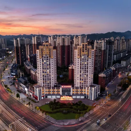 Vienna Hotel (Peng'an Station Government Affairs Center Branch)