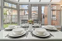 4BR 2BA+2WC | WiFi | Driveway | 7 Beds | Bolton - parking