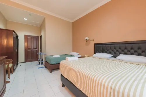 Hotel Ayong Linggarjati Kuningan Mitra RedDoorz - parking