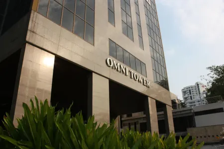 Omni Tower Sukhumvit Nana by Direct Rooms