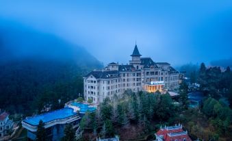 Swanburg Resort Hotel