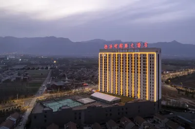 Yangming International Hotel Hotel in zona Linzhou Qingling College of Arts
