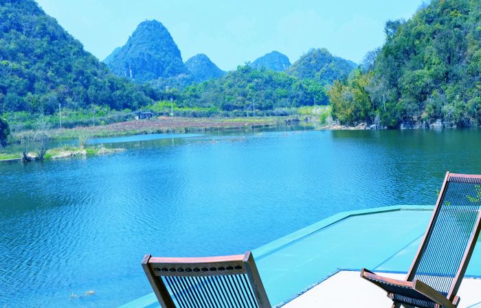 Puzhe hei Yunlu Lake View B & B