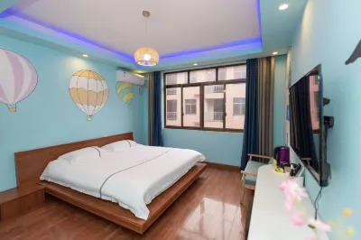 巷左酒店（林科大涉外學院店） 鄰近灣田怡蓉園藝·怡蓉水族可麗愛專賣店的酒店