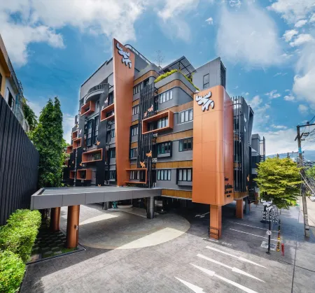Moose Hotel Nimman Отели в г. Чиангмай