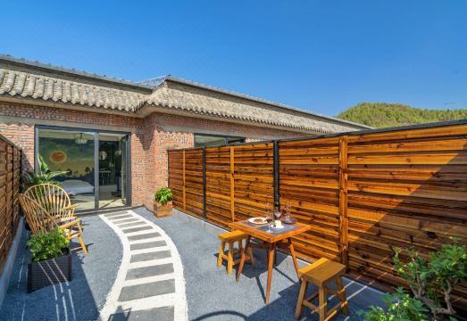 미트 더 퓨처 산취안 프라이빗 탕