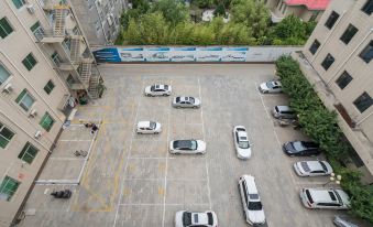Luyating Hotel (Xiong'an New Area Rongcheng Aowei Road Branch)