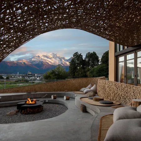 VENTO · Sunlit Golden Peak Lake View Vacation Hotel