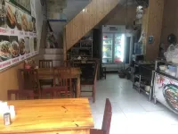 Baishuitan Inn (Furong Town Waterfall Branch)