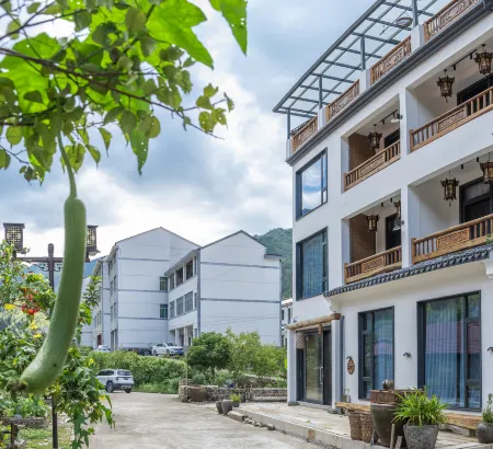 Pan'an Na Shan Nian Homestay Отели рядом с достопримечательностью «Lingjiangyuan Scenic Area»