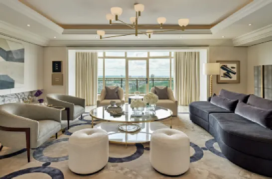 London Hilton on Park Lane Hotels near Buckingham Palace