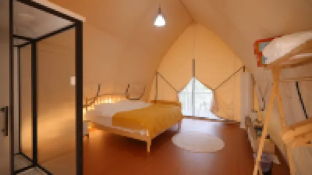 Xiuqiu Hua Yusu (Mulan Buyecheng)