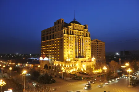 Hailian International Hotel Отели рядом с достопримечательностью «Huanghe Forest Park»
