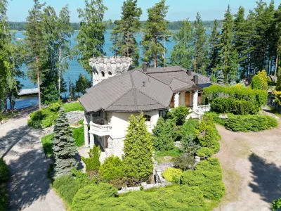 Pinecrest Villa - Castle Style Living on Seaside Hotels in Порвоо