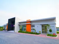 Hangouts Urban Eco Langkawi Hotel berhampiran Black Sand Beach