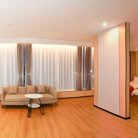 Linyi Baihong Jintang Business Hotel