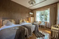 Dongba Valley | Golden Sunlit Mountains · Forest Paradise · Starry Sky Treehouse Retreat