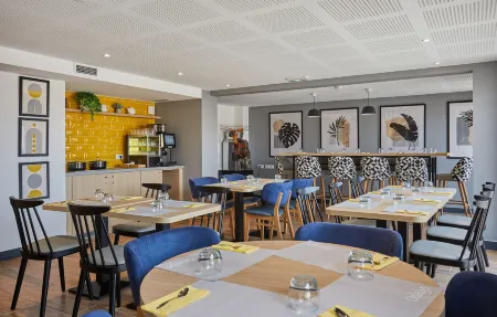 Appart'hôtel Odalys City - Nîmes Arènes - Palais des Congrès Отели рядом с достопримечательностью «Карре д'Ар»