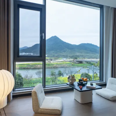 Floral Hotel · Wuyuan Yuke Light Luxury Hotel (Jiangwan Scenic Area Store) Hotels near Jiangwan