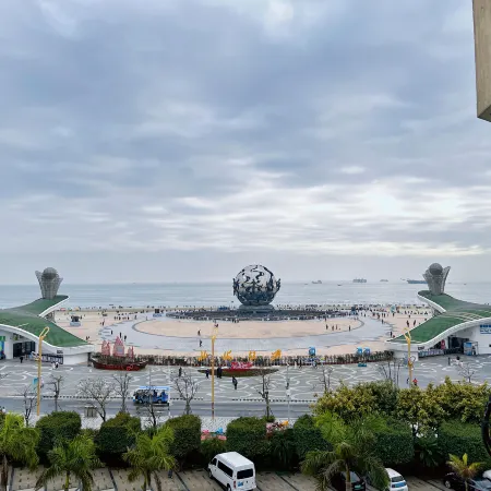 Excemon Beihai Beach Hotel（Yintan Chaodiao Square Store）