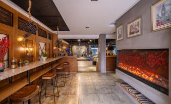 Beauty Coffetel (Wuxi Nanchang Street Taihu Square Metro Station)