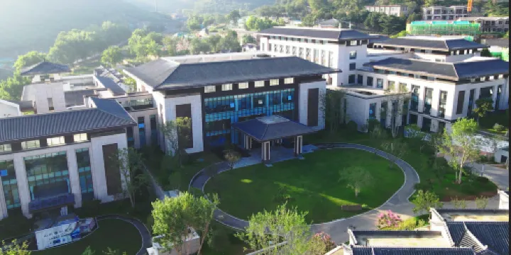 Taishan Peach Blossom Spring Hotel