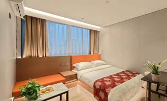Linjing Boutique Audio-Visual Homestay (Ningbo Airport Yinzhou Avenue Subway Station)