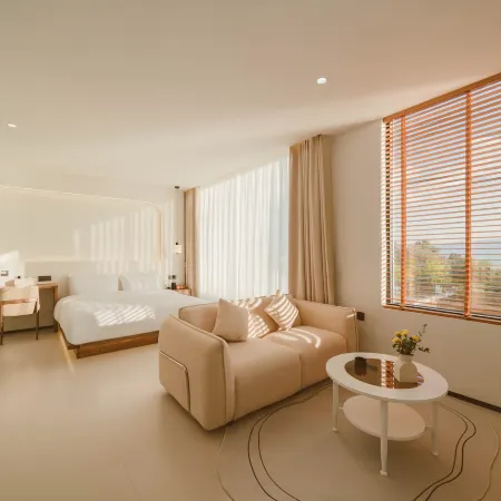 Dali Sheloves Resorts