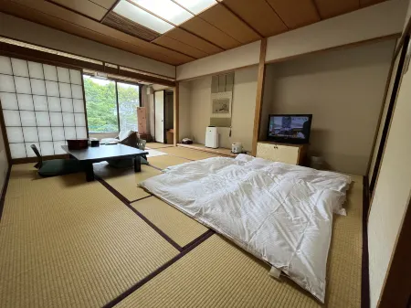 Katsura No Izumi Отели рядом со станцией Ōhito Railway Station