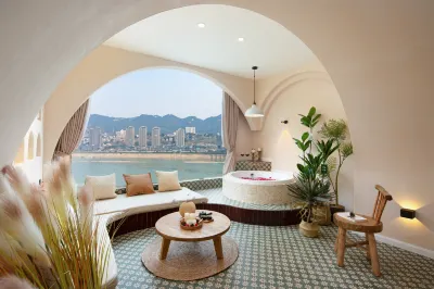 Xuan xuan& Chen chen river-view theme homestay Hotels in 