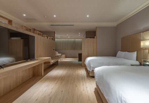 체크 인 셀렉트 타이난 융캉