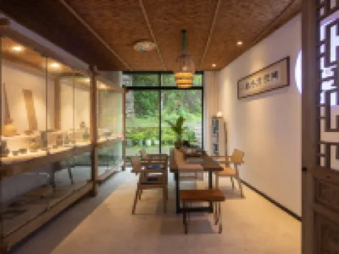 in hill guesthouse Hotels in Jingning