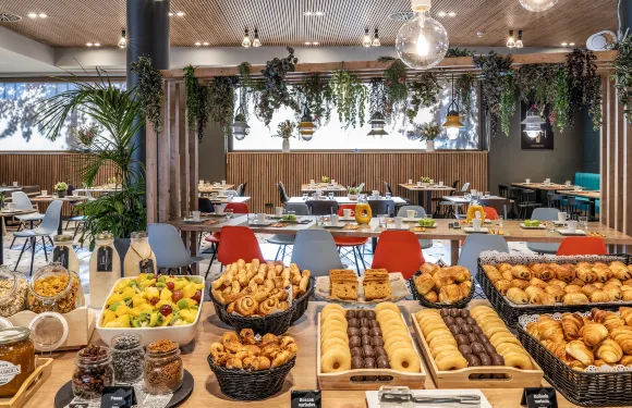 馬德里巴拉哈斯機場宜必思酒店