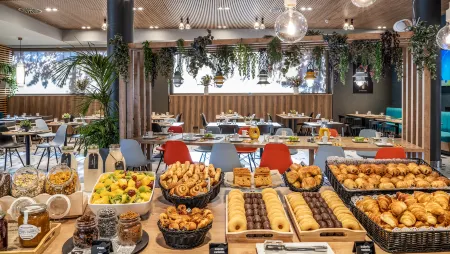 Ibis Madrid Aeropuerto Barajas Отели рядом с достопримечательностью «Puesta De Sol Paracuellos-Torres Madrid»