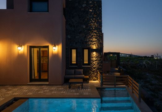 골든 모먼트스 럭셔리 스톤 빌라