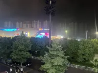 城市智選飯店（潁上吾悅廣場店） - 停車場