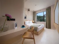 Yibo Garden Hotel (Fuxian Lake) - balcony