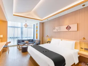 HIDDEN HOTEL