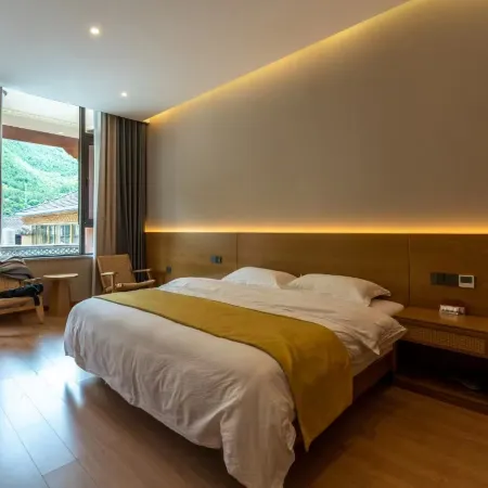 Weixi Gadan Fanyin Homestay (Tacheng Cultural Square Store)