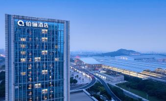 The Qube Hotel