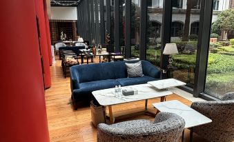 Peninsula Hotel