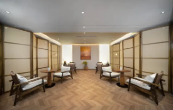 Weilan Creative Hotel (Chengdu MixC Niushikou Subway Station Store)