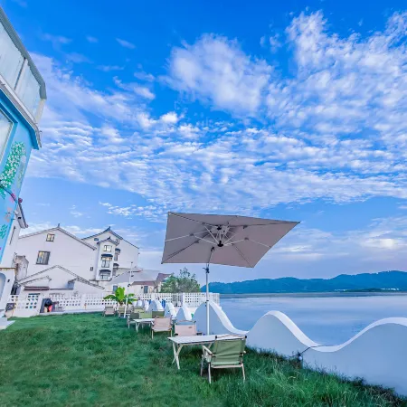 Floral Hotel·First sight·Rainbow Island Hotel