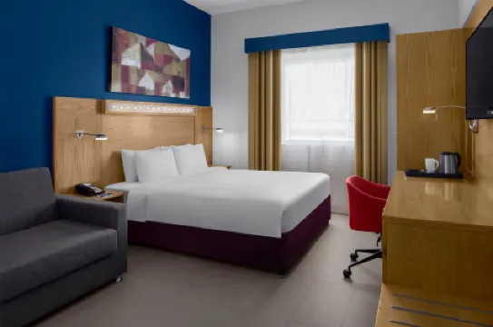 Holiday Inn Express DUBAI AIRPORT by IHG