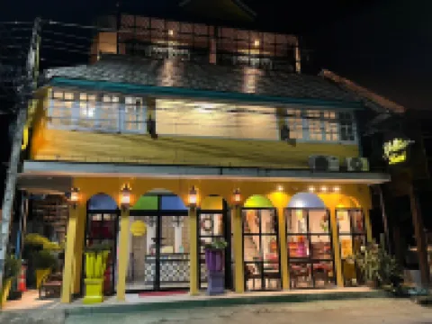Yellow Lamoon Hotel Hotels near Wat Ket