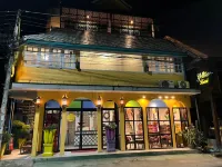 Yellow Lamoon Hotel Hotels near Sutthichitto Art Gallery in Wat Muen San