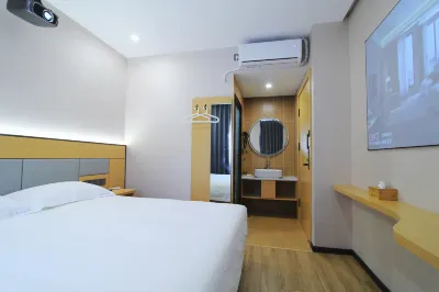 Baohong Hotel (Shanghai Baoshan) Hotels near Luojing Water Conservation Forest