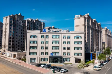 OKDAY Hotel (Jidong Xingkai Lake Airport, Jixi) Отели в г. Цзидун