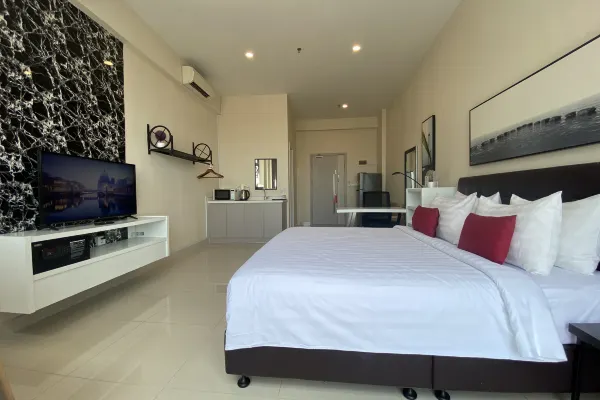 The Bridge Club Hotel Bed Room